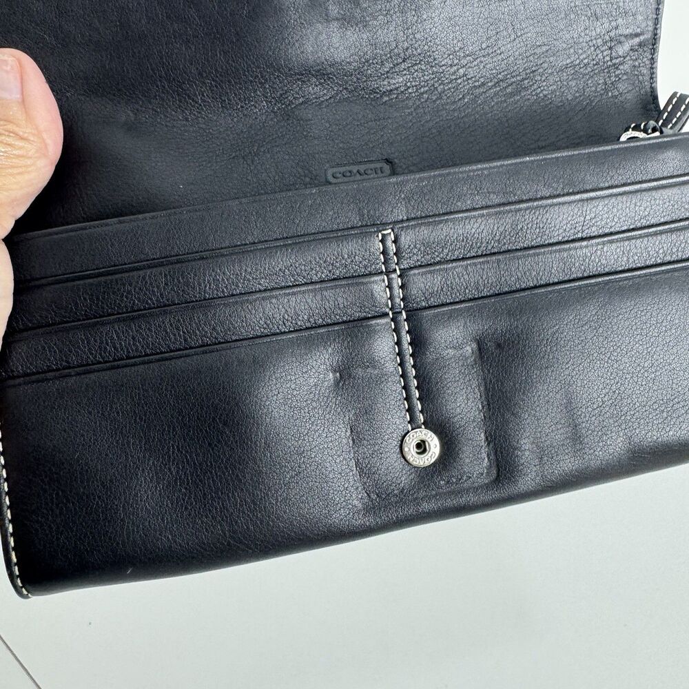 COACH Vintage 90s Soho Black Leather Buckle Wallet Clutch Coin Zipper - Picture 4 of 8
